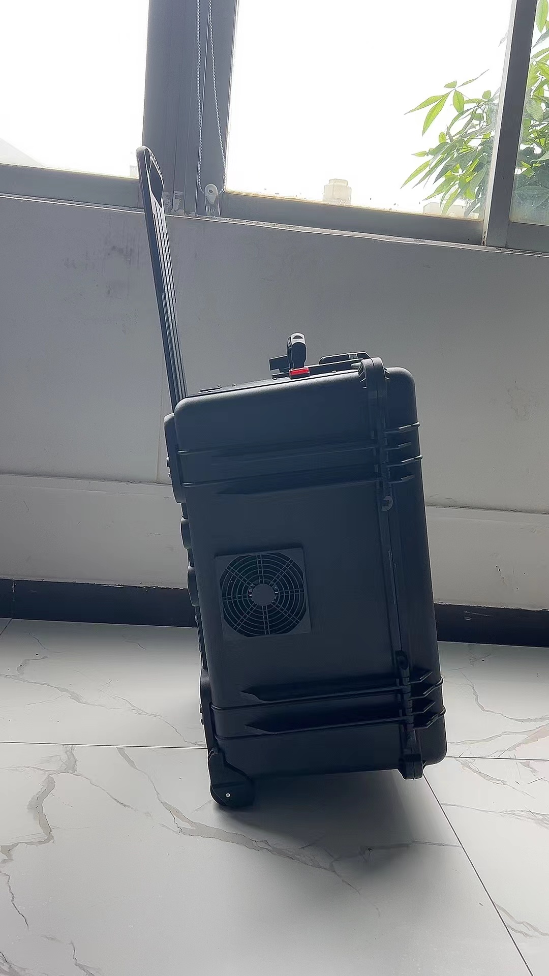  五常手拉箱型移动通信干扰器